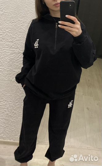 Костюм спортивный