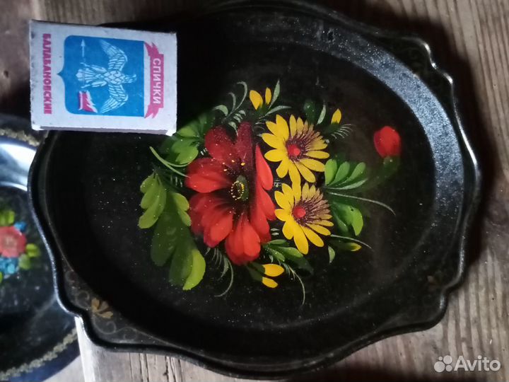 Поднос и посуда