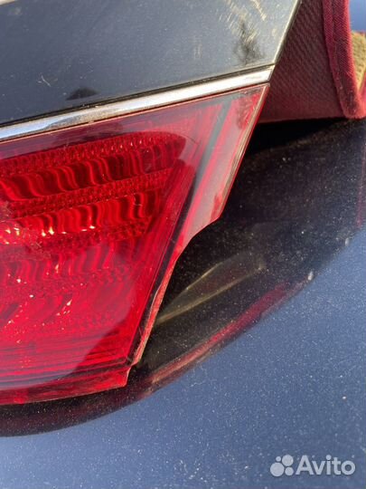 Задний правый фонарь на w221