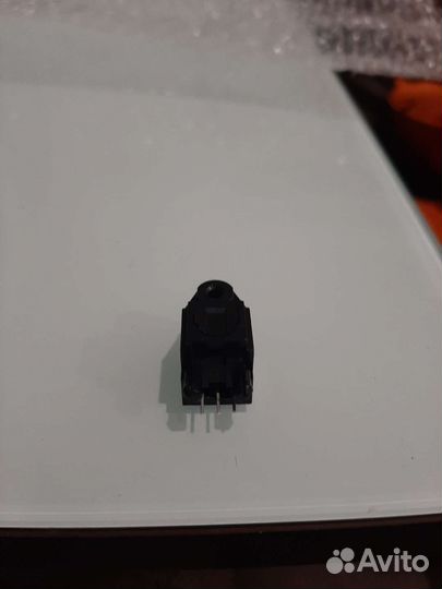 Оптический вход (гнездо) toslink