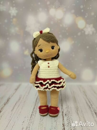 Кукла ручной работы вязаная