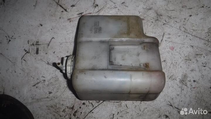 Бачок расширительный Mitsubishi Pajero III 1999-2