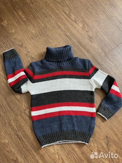 Свитер/кофта на мальчика 104 размер