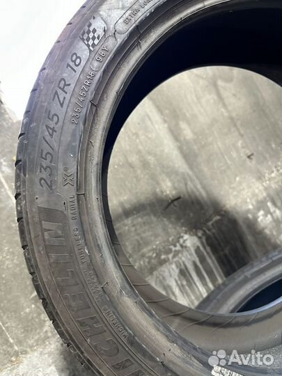 Michelin Pilot Sport 4 235/45 R18