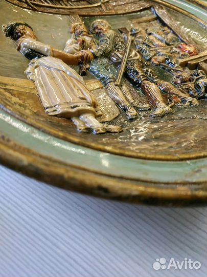 Антиквариатная тарелка