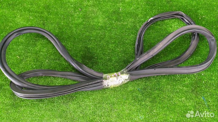 Уплотнение багажника заднее Volkswagen Passat B7