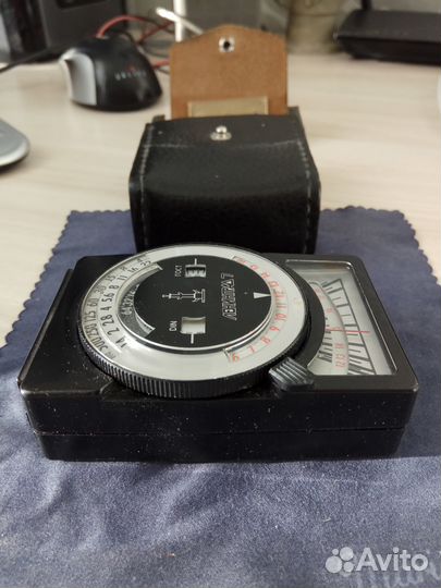 Фотоэкспонометр Ленинград-7 (СССР)