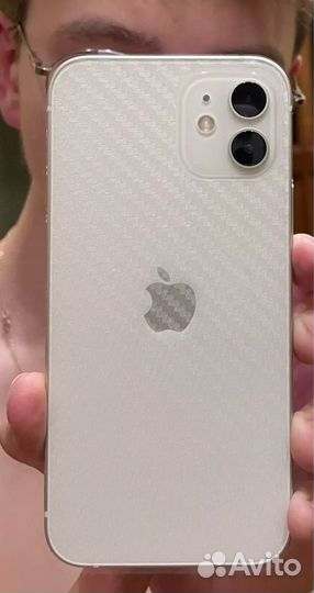 Карбоновая пленка для iPhone 12