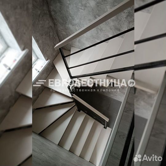 Лестница, металлокаркасы