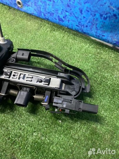 Ручка двери внешняя передняя правая Audi A6 C6 AUK