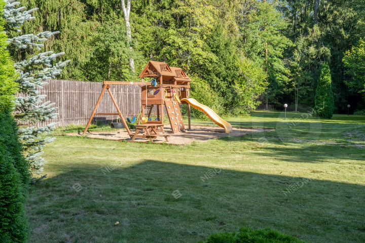 Дом 350 м² на участке 35 сот.