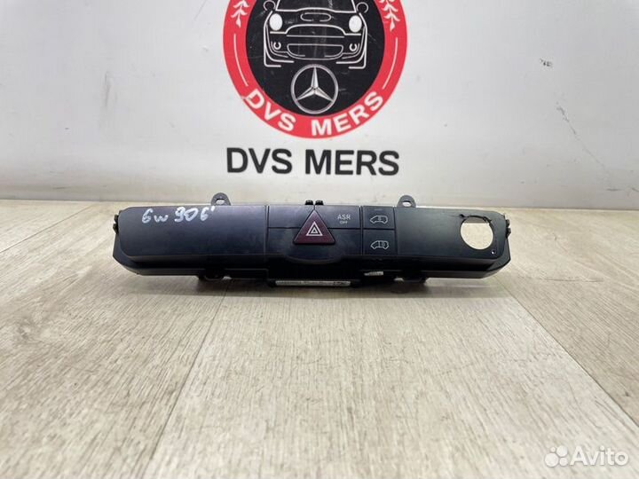 Блок кнопок В торпедо - Mercedes Sprinter W906 515