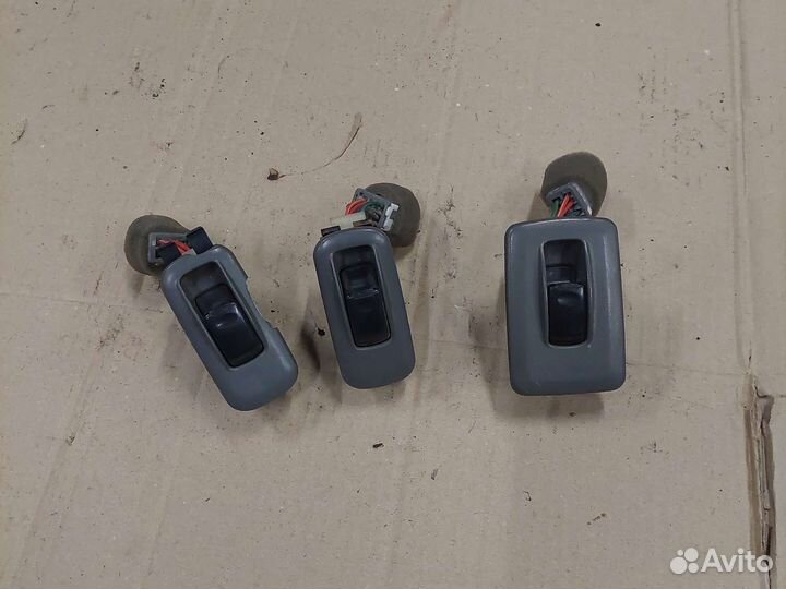 Кнопки стеклоподъемника Kia Sportage 1