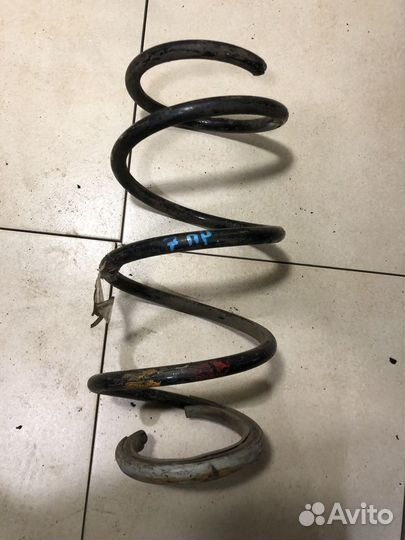 Пружина передняя Ниссан Ноут