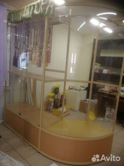 Шкаф витрина