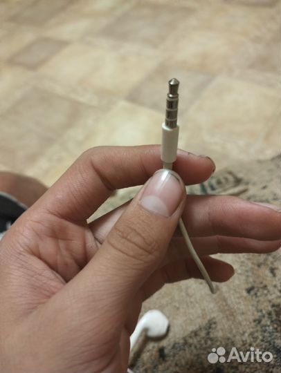 Проводные наушники