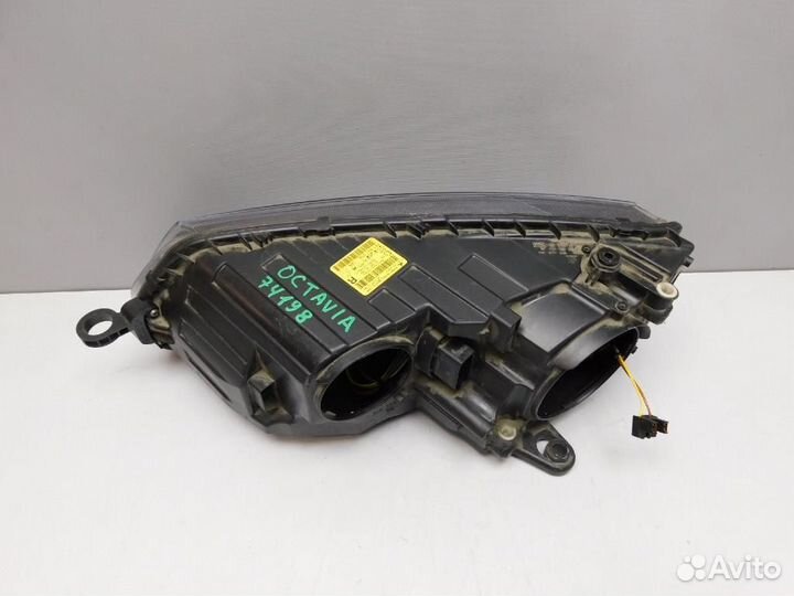 Фара правая Skoda Octavia
