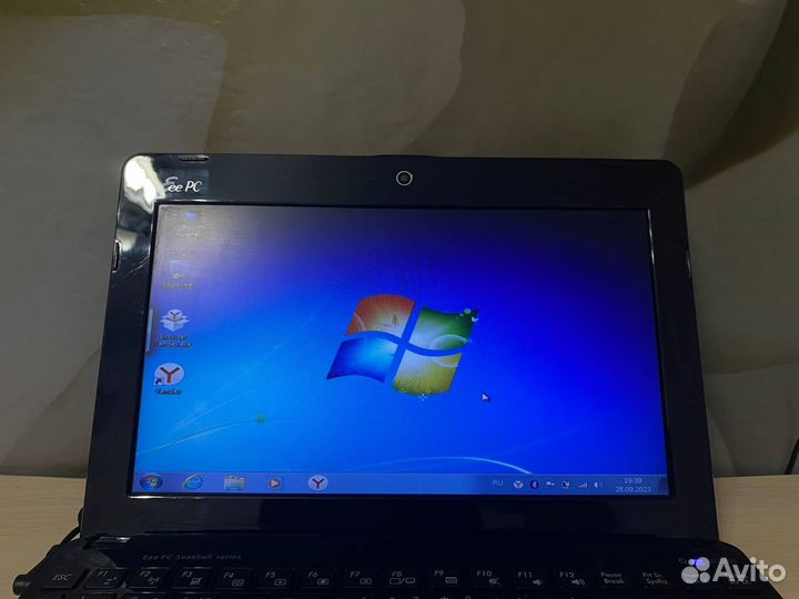 Ноутбук нетбук Asus eee pc 1011px
