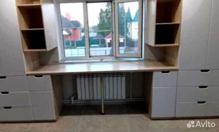 Рабочая зона у окна