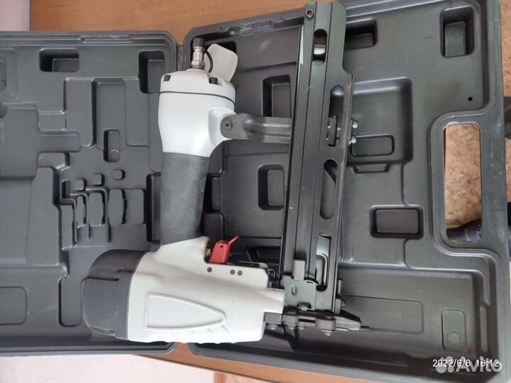 Гвоздезабивной инструмент Bostich