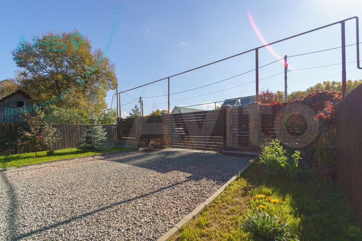 Коттедж 208 м² на участке 10 сот.