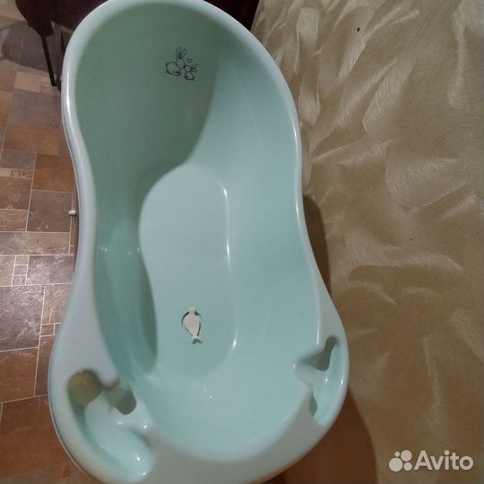 Подставка под ванну и ванночка для купания