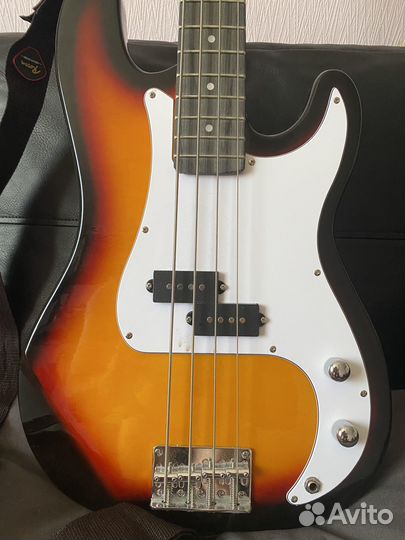 Бас гитара Rocket