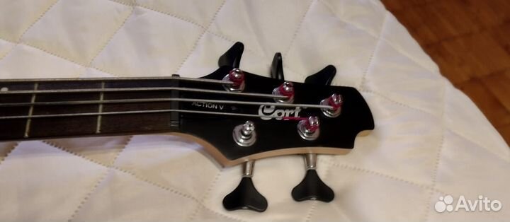Бас гитара 5 струн