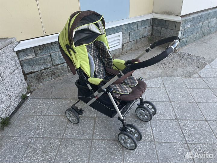 Прогулочная коляска