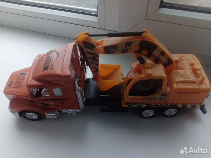 Игрушка большая машинка