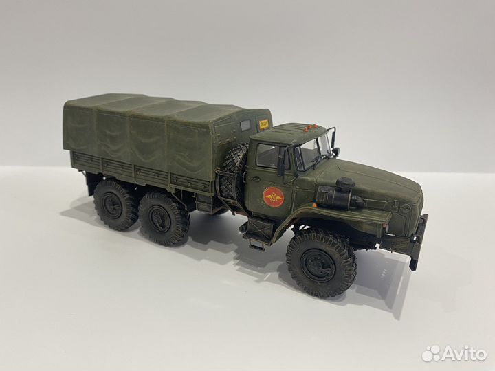 Урал-4320 Звезда 1:35