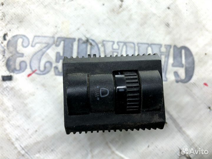 Регулятор угла наклона фар Volkswagen Polo