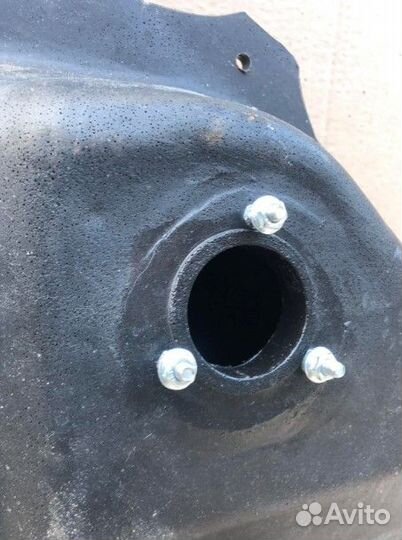 Топливный бак Митсубиси Лансер 9