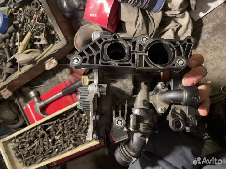 Водяной насос с термостатом Vag