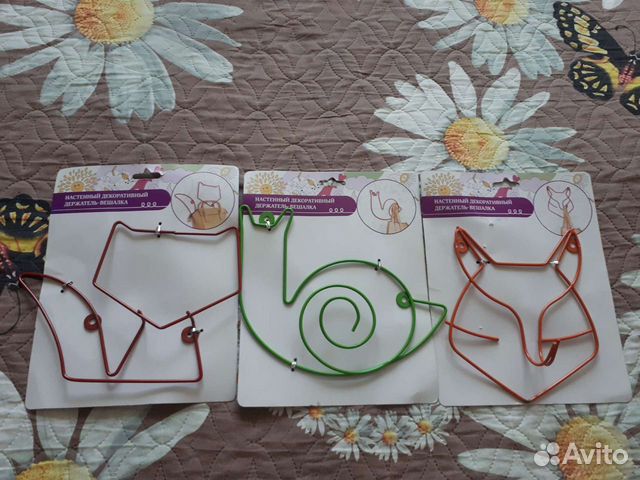 Настенный декоративный держатель- вешалка