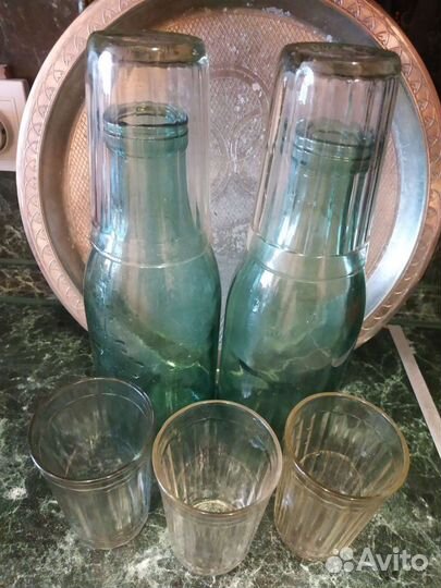Стеклянная бутылка и стаканы(ссср)