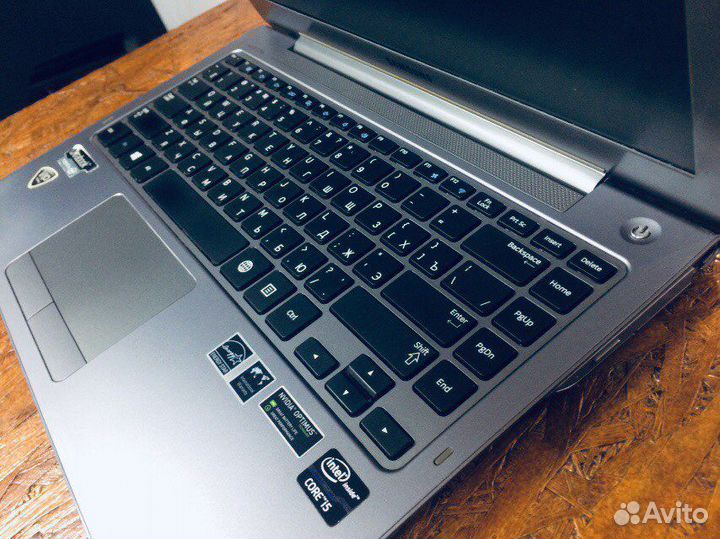 Ультрабук Samsung / Core i5