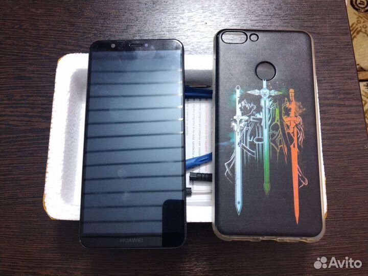 Телефон Huawei p smart 2018