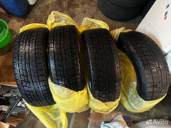 Yokohama Ice Guard IG60 215/55 R17 94Q