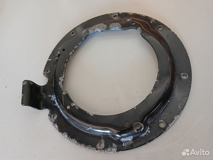 Крепление топливного насоса к баку Mazda 6 GH 2010