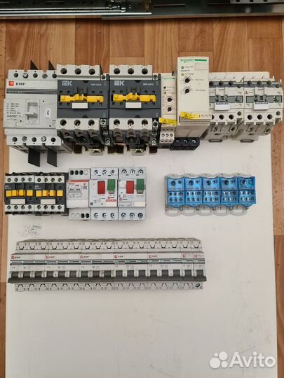 Контакторы, автоматы и звонковый трансформатор