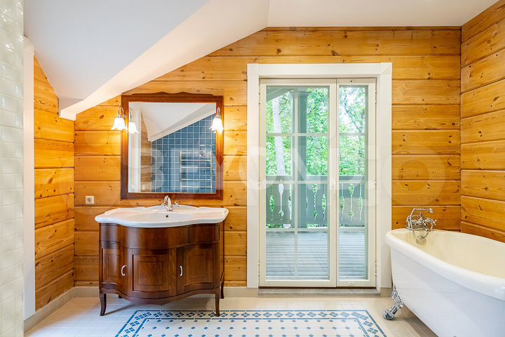 Дом 465 м² на участке 24 сот.