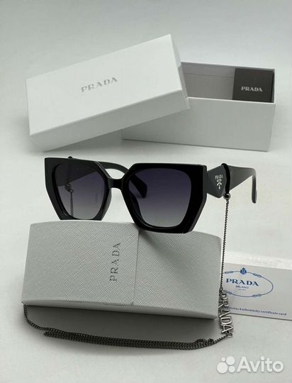 Солнцезащитные очки женские prada