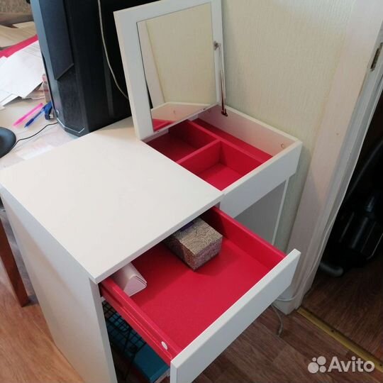 Туалетный столик с зеркалом Икея