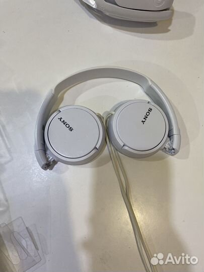 Наушники Sony MDR-ZX110