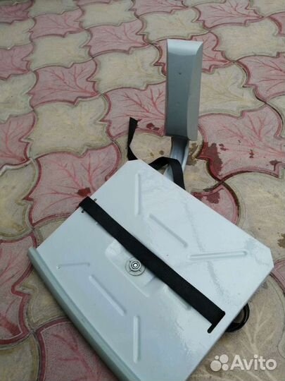 Полка навесная под телевизор