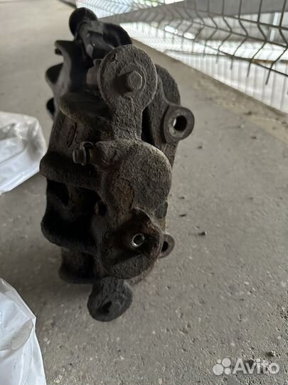 Тормозной суппорт Range Rover sport L320