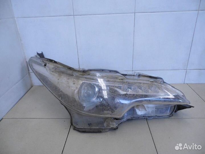 Фара правая Fortuner 2015