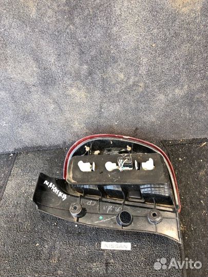 Стоп-сигнал левый Nissan March K13