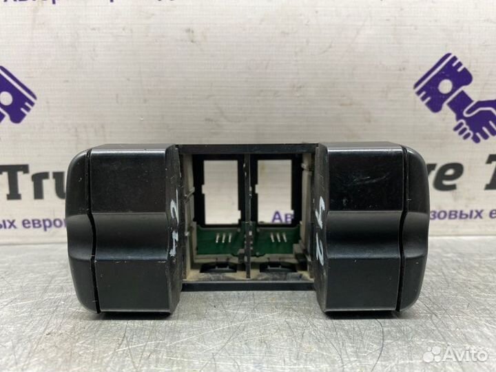 Рамка блока кнопок Mercedes-Benz Actros MP2 евро 5